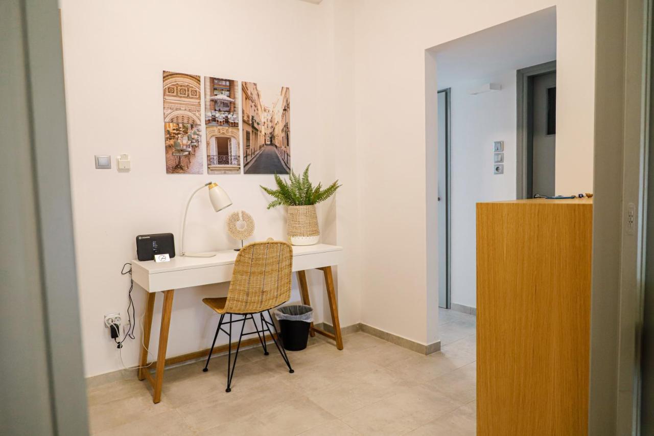 Newly Renovated Apartment 7 Min Walk From Acropolis Athen Exterior foto