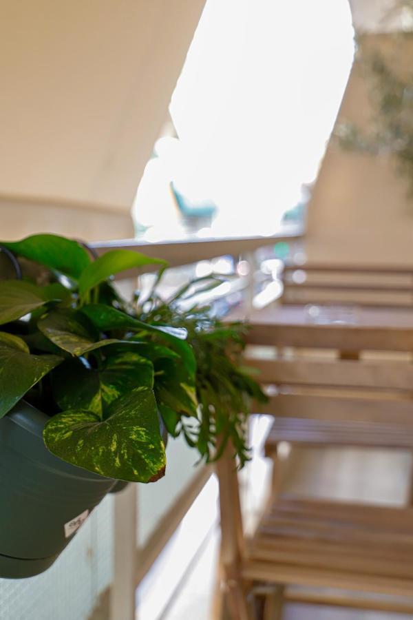 Newly Renovated Apartment 7 Min Walk From Acropolis Athen Exterior foto